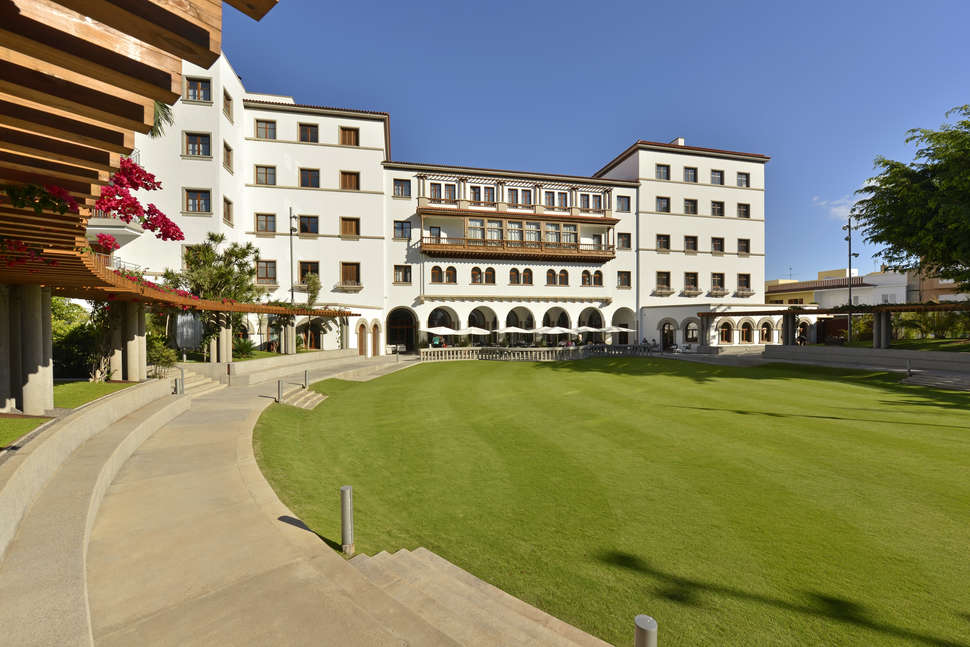 Een foto van de buitenkant van Iberostar Heritage Grand Mencey