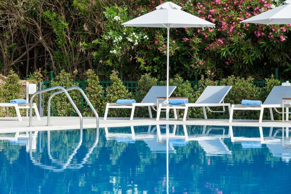 Ein Foto vom Pool im Ammon Zeus Hotel