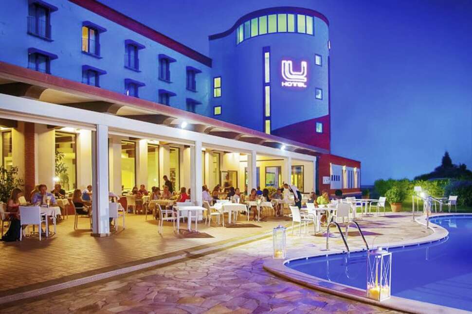 Een foto van het zwembad bij Lu' Hotel Carbonia