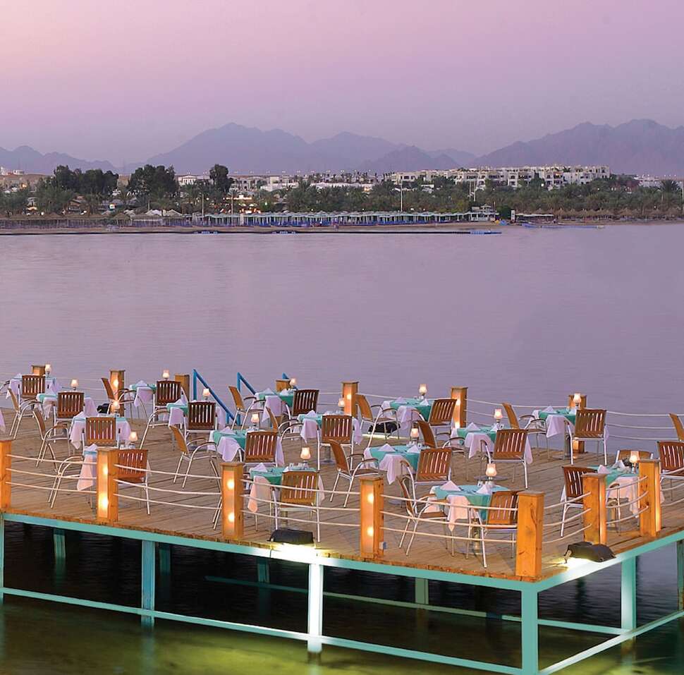 Ein Foto von der Terrasse im Lido Sharm Hotel
