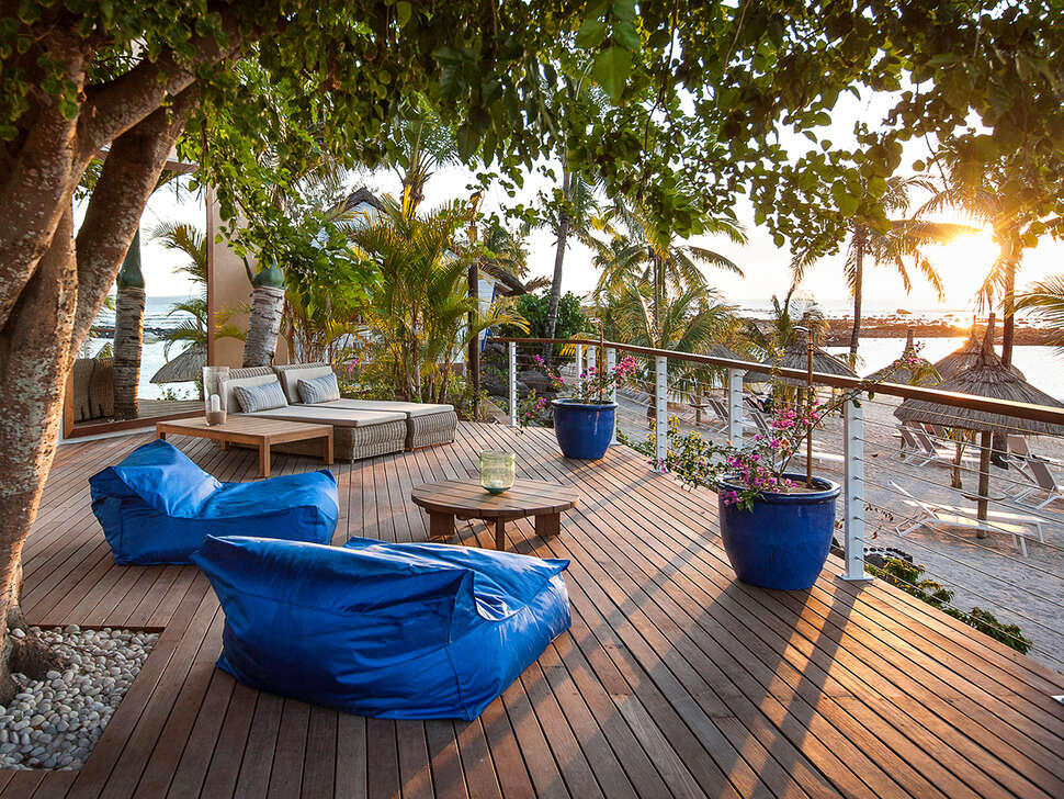 Een foto van het terras bij Veranda Pointe aux Biches