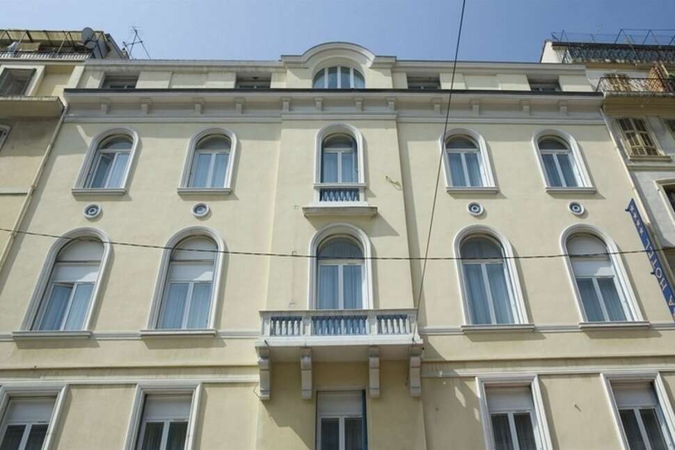 Een foto van de buitenkant van Best Western Hotel Alba Nice