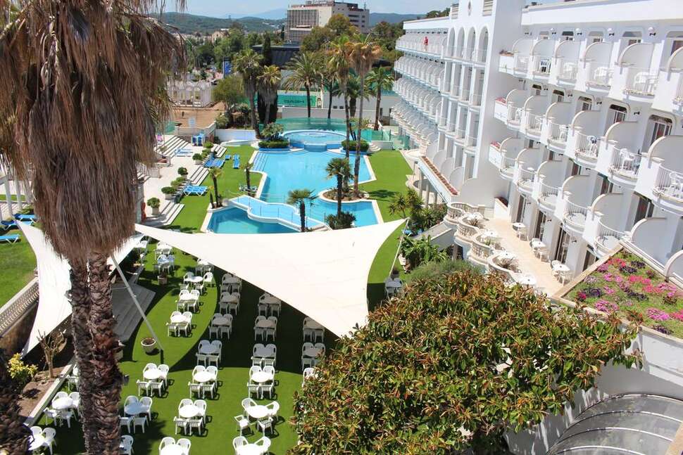 Een foto van de buitenkant van Best Lloret Splash
