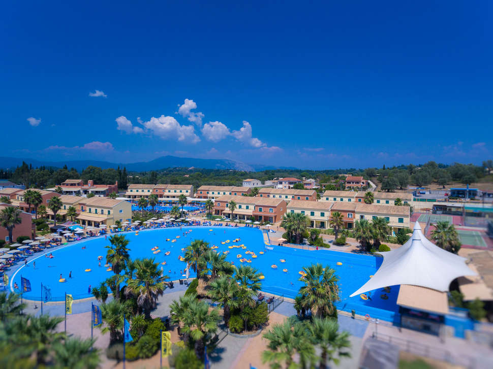Een foto van het zwembad bij Aqualand Resort