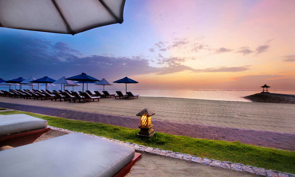 Een foto van het strand bij Hotel Nikko Bali Benoa Beach