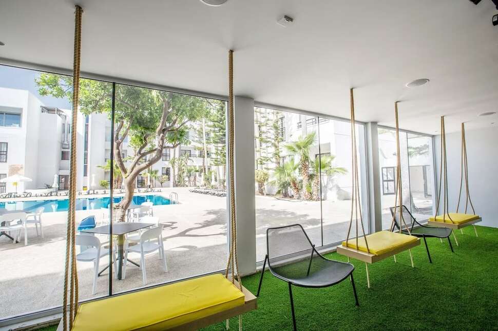 Een foto van het interieur van Anthea Aparthotel