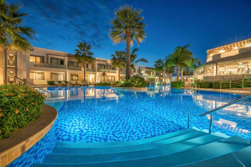 Een foto van het zwembad bij Lesante Classic Luxury Hotel & Spa