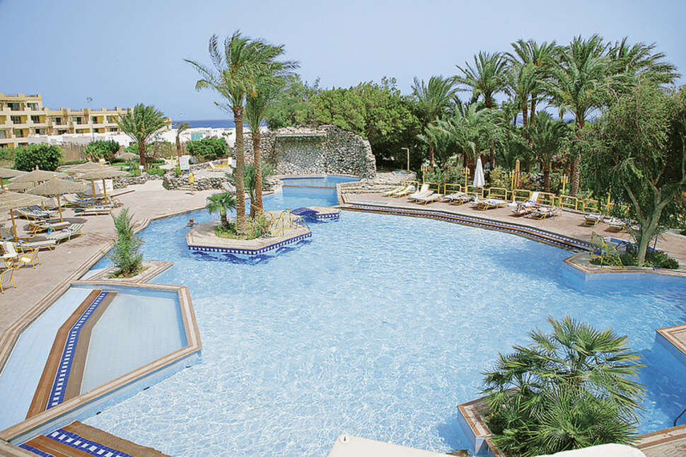 Een foto van het zwembad bij Shams Safaga Resort