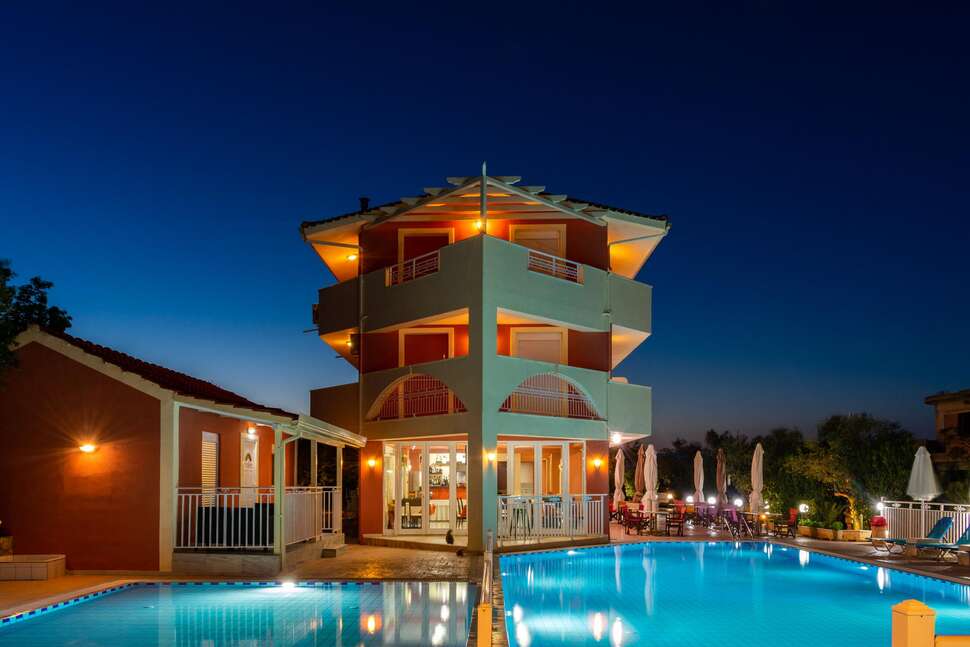 Een foto van het zwembad bij Zante Pantheon Hotel
