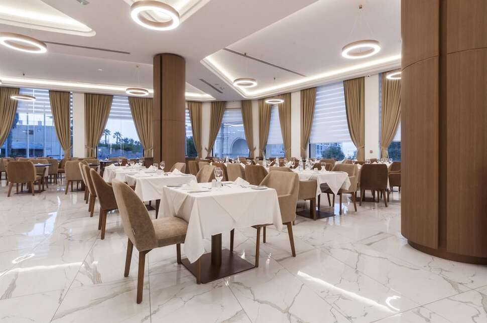 Ein Foto Golden Tulip Vivaldi Hotel