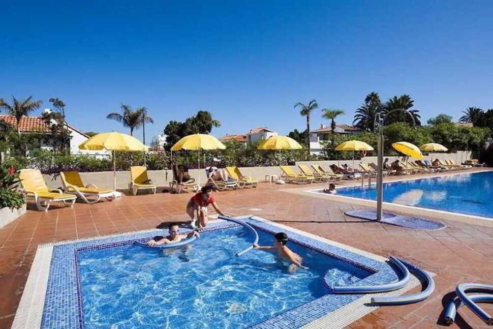 Een foto van het zwembad bij Fergus Puerto de la Cruz