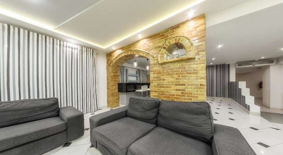 Een foto van het interieur van Karras Hotel