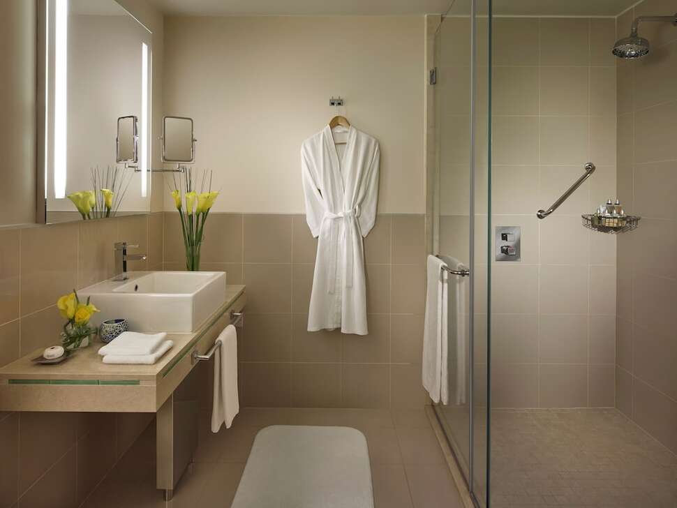 Ein Foto Traders Hotel Qaryat Al Beri Abu Dhabi