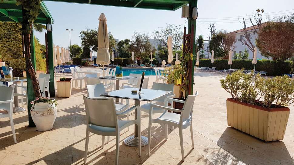 Een foto van het terras bij Mandalena Hotel Appartementen