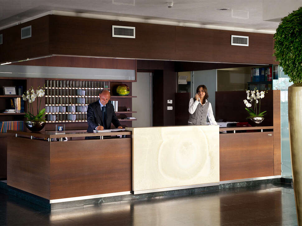Een foto van het interieur van Villa Pace Park Hotel Bolognese