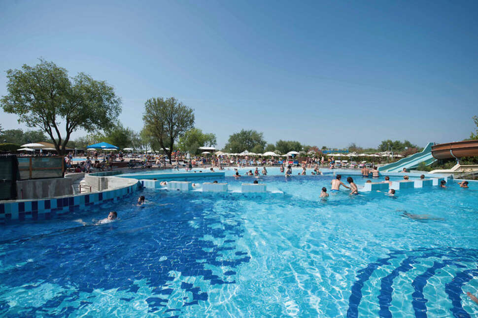 Een foto van het zwembad bij Sentido Spina Premium Camp