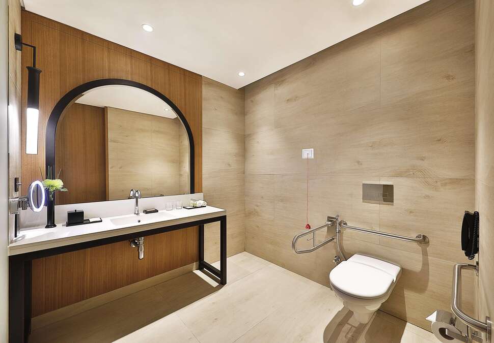 Ein Foto DoubleTree by Hilton Dubai Business Bay