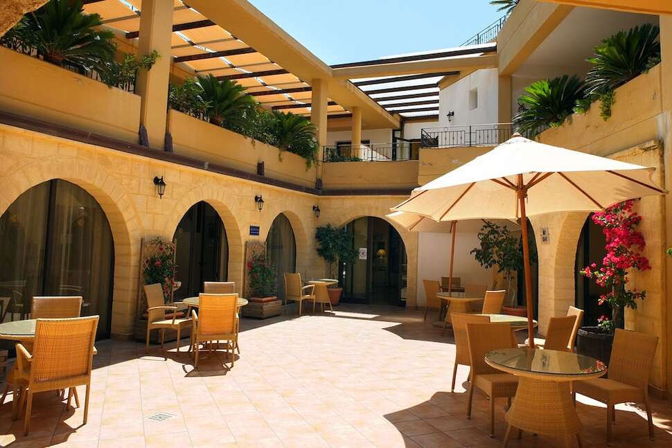 Een foto van het terras bij Hotel & Appartementen Dolcestate