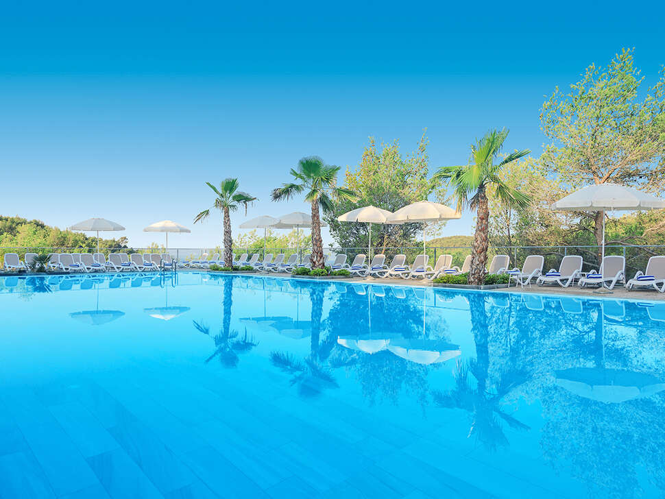 Een foto van een overzicht van Gava Waterman Milna Resort