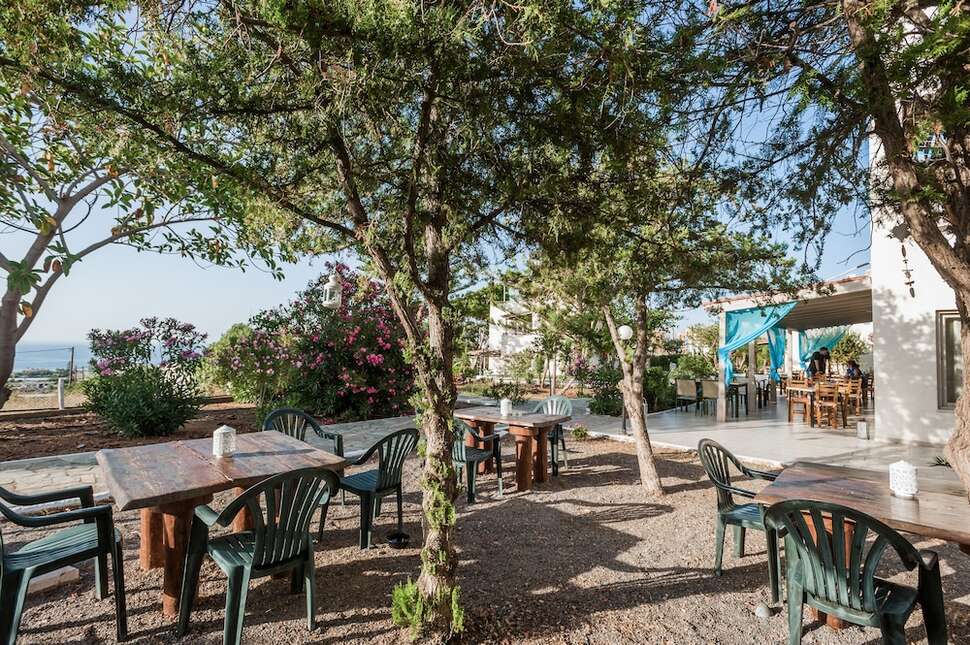 Ein Foto von der Terrasse im Panorama Seaview Apartments