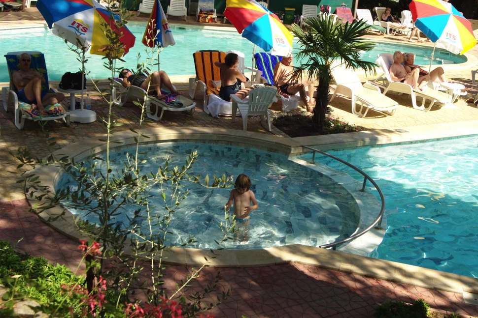 Een foto van Estreya Palace & Residence