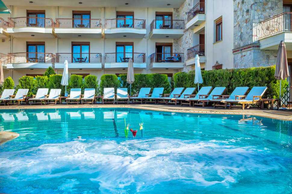 Ein Foto vom Pool im Hotel Nereides