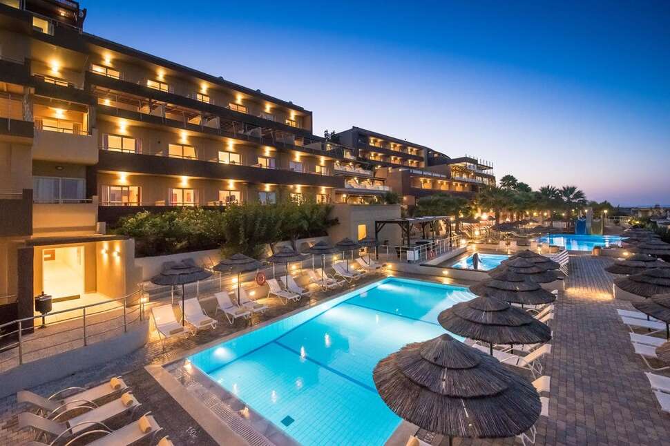 Ein Foto vom Pool im Blue Bay Resort & Spa
