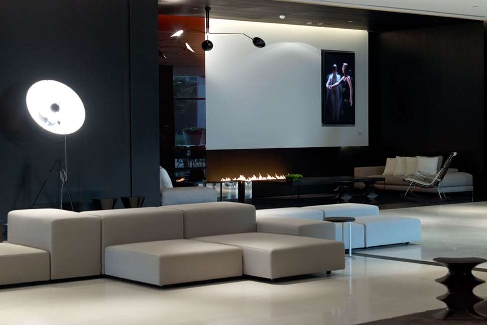 Een foto van het interieur van The Met Hotel