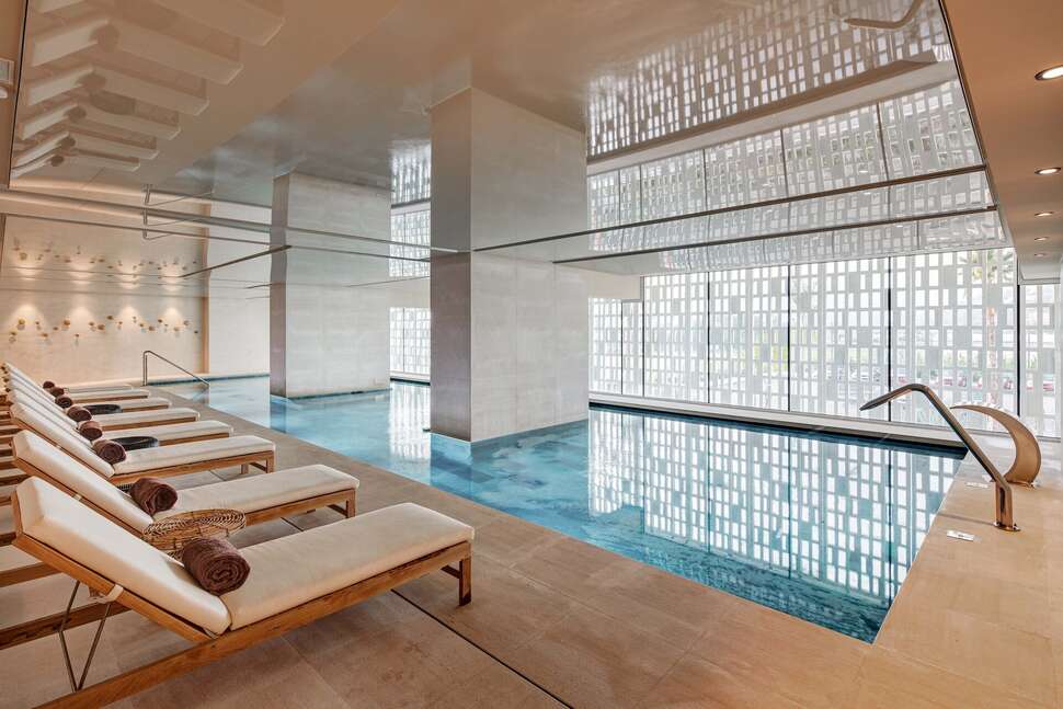 Een foto van het zwembad bij Atzavara Hotel & Spa