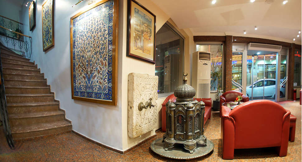 Een foto van het interieur van Orient Mintur Hotel