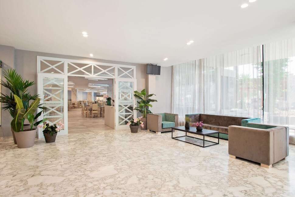 Een foto van het interieur van Hotel Best Cambrils