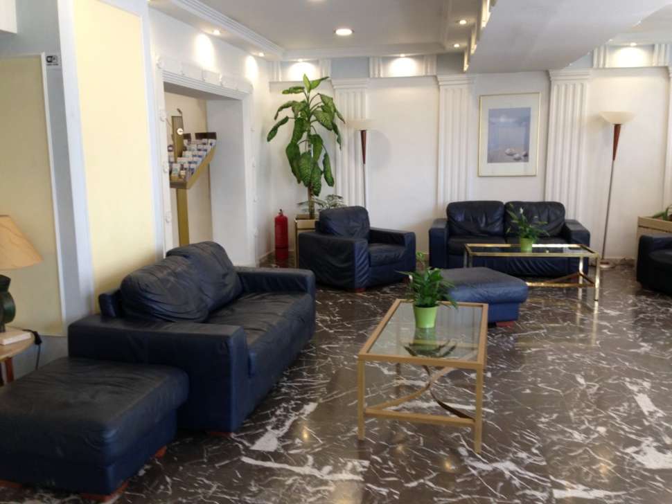 Een foto van het interieur van Candia Hotel