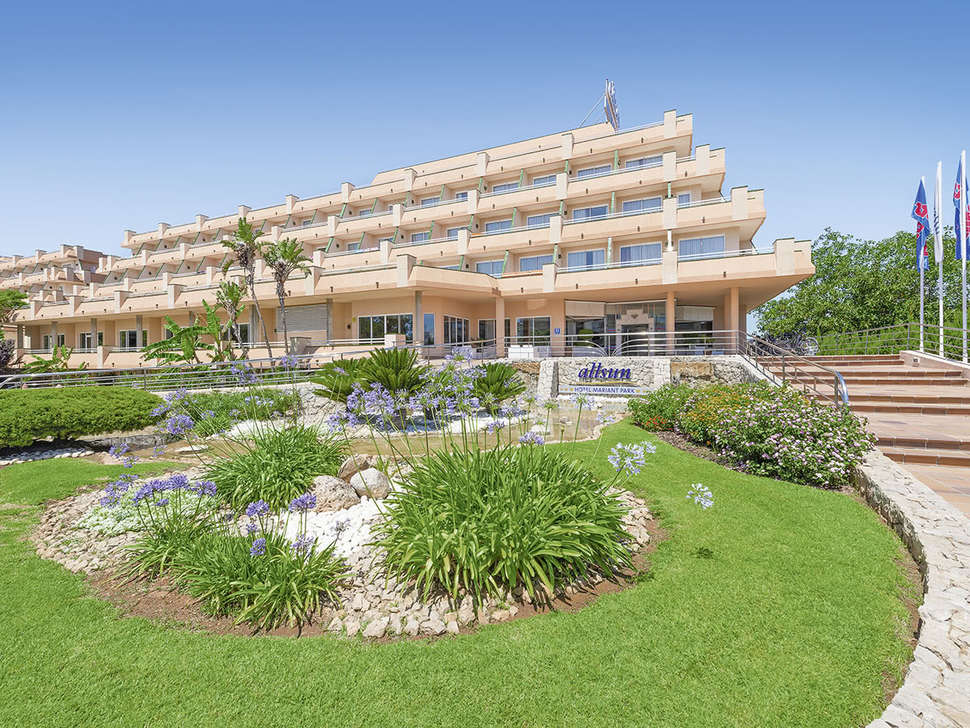 Een foto van de buitenkant van Allsun Hotel Mariant Park
