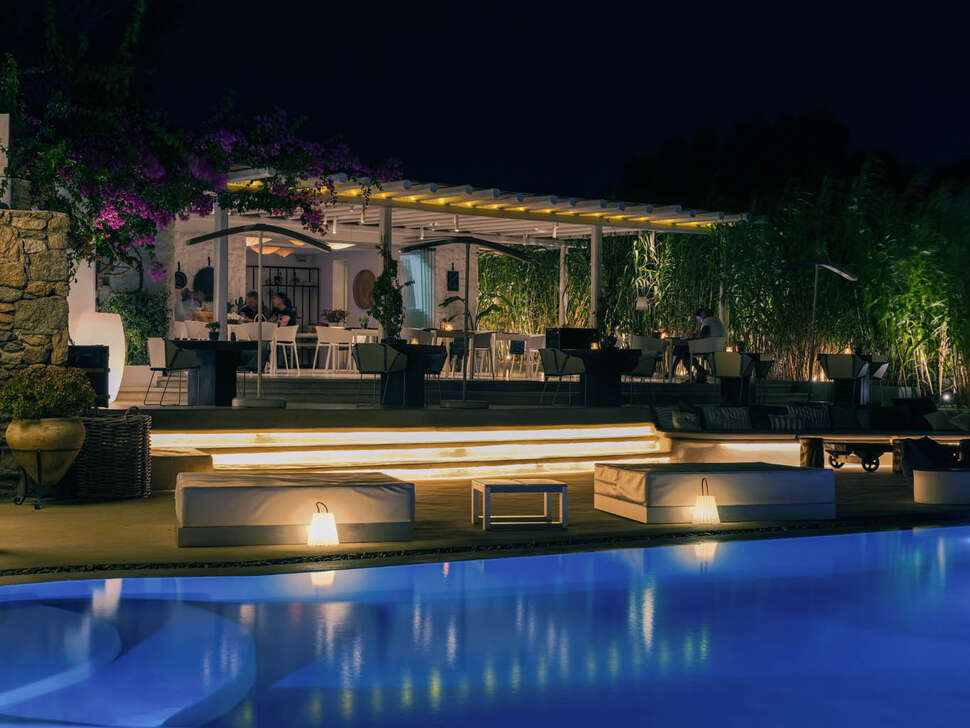 Ein Foto vom Pool im Ostraco Suites