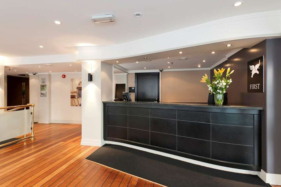 Een foto van het interieur van First Hotel Millennium