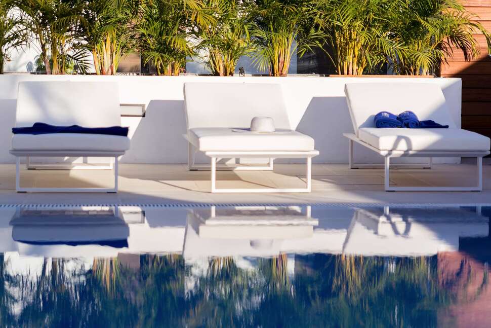 Een foto van het zwembad bij Silvi Villas