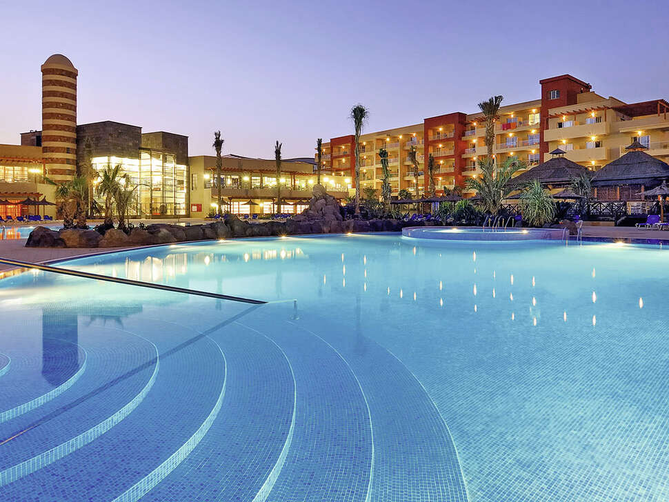 Ein Foto vom Pool im Elba Carlota Beach & Golf Resort