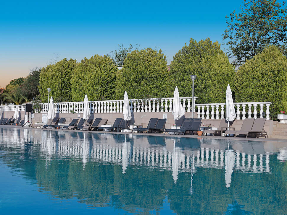 Een foto van het zwembad bij Anadolu Hotels Didim Club