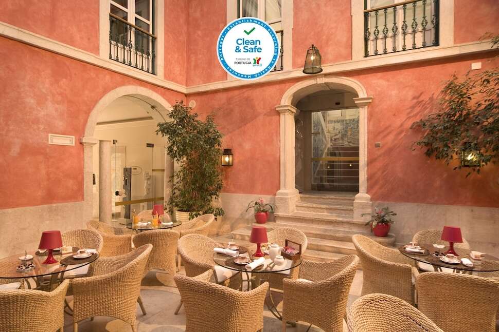 Ein Foto von der Terrasse im Real Palacio Hotel