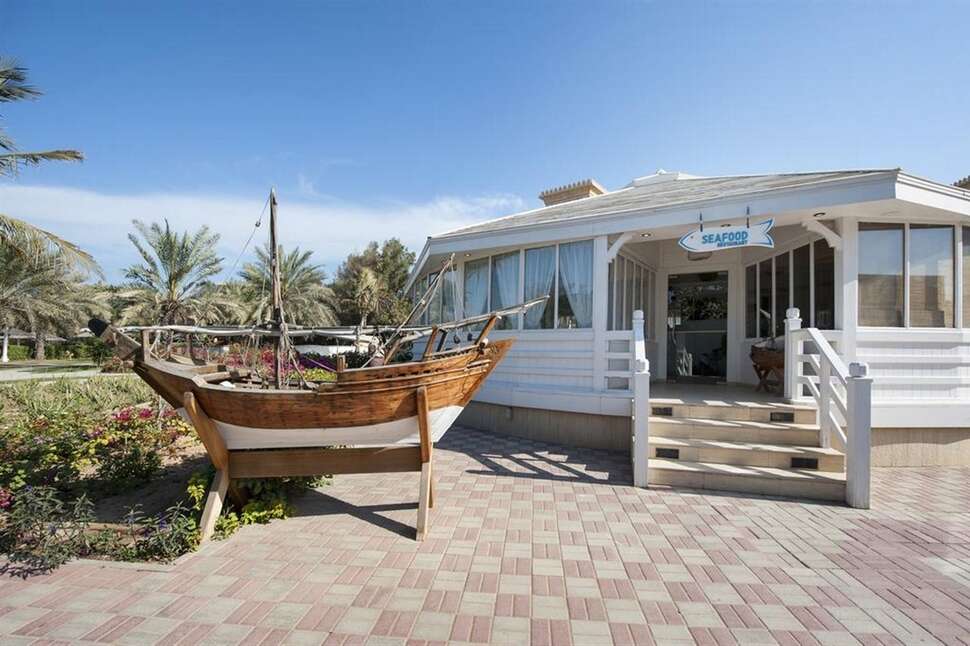 Een foto van Al Hamra Village Hotel