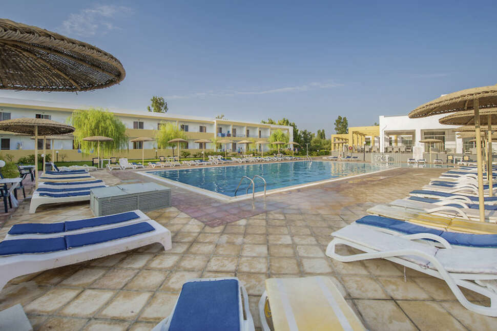 Een foto van het zwembad bij Aegean Bay Hotel