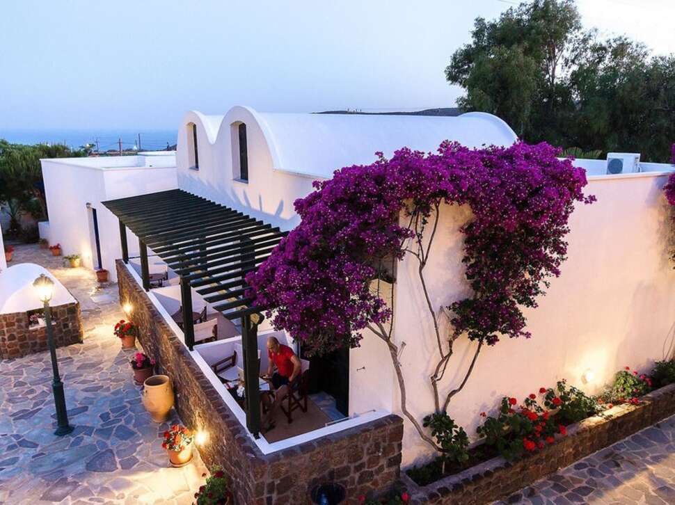 Ein Foto von der Außenansicht des Hotel Mathios Village