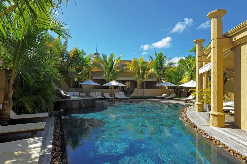 Een foto van het zwembad bij Mauricia Beachcomber