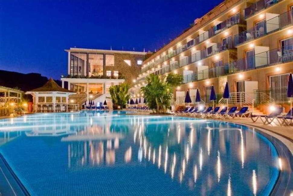 Een foto van de buitenkant van Mogan Princess & Beach Club Resort