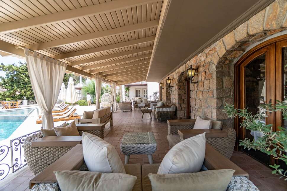 Een foto van het terras bij Manzara Boutique Hotel
