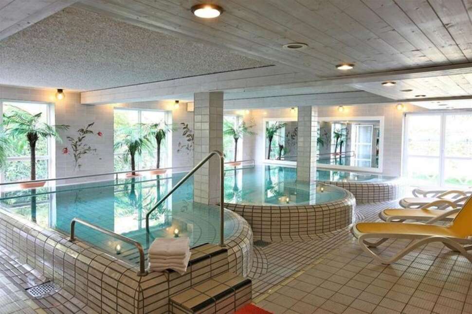 Een foto van het zwembad bij AktiVital Hotel