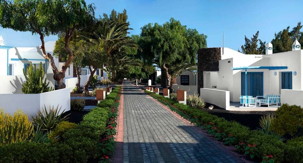 Een foto van het terras bij Elba Lanzarote Premium Suites