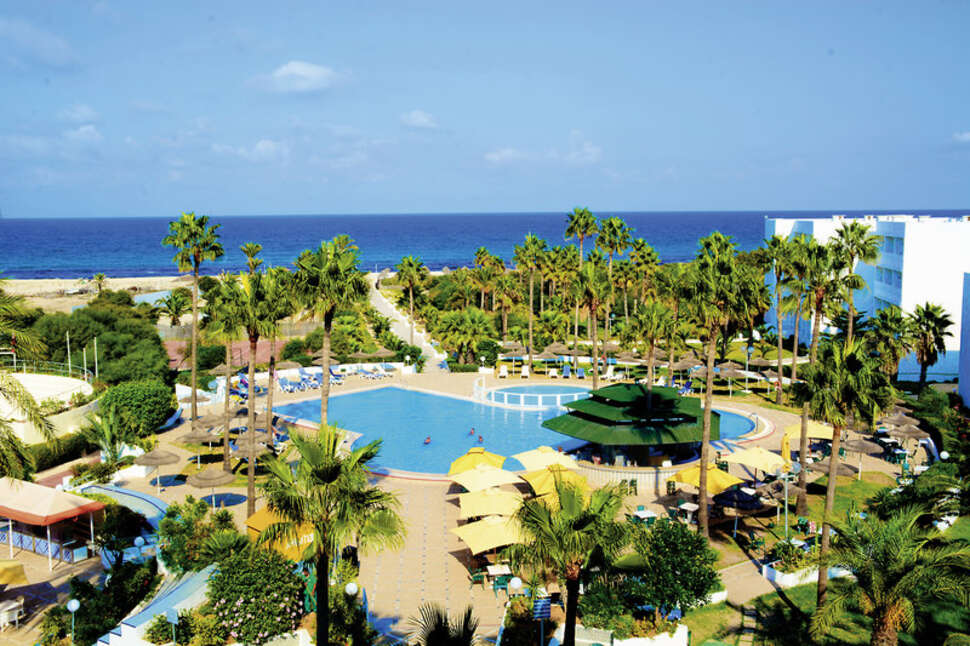 Een foto van het zwembad bij Hotel Club Tropicana & Spa