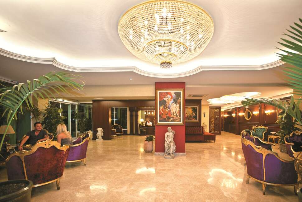 Een foto van het interieur van Antique Roman Palace Museum Hotel