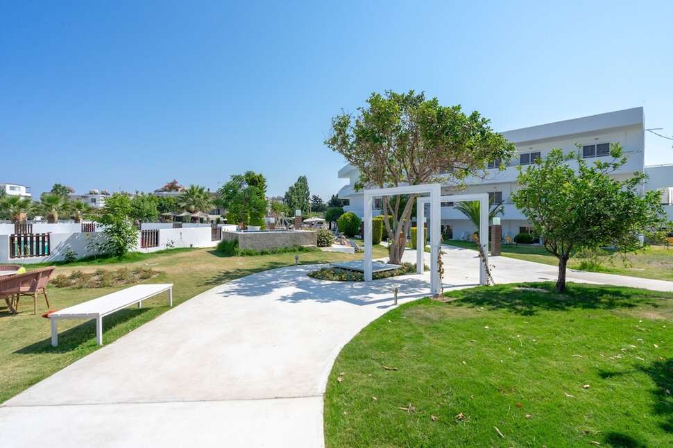 Een foto van het terras bij Stamos Hotel Faliraki